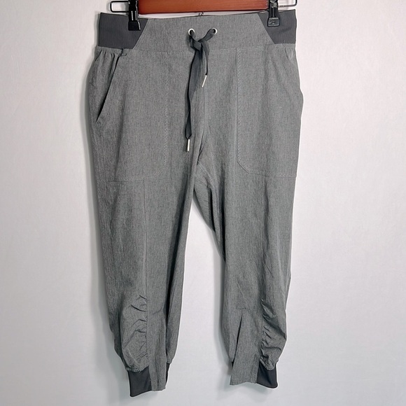 Calvin Klein Performance Commuter Capris size XS - Picture 1 of 7